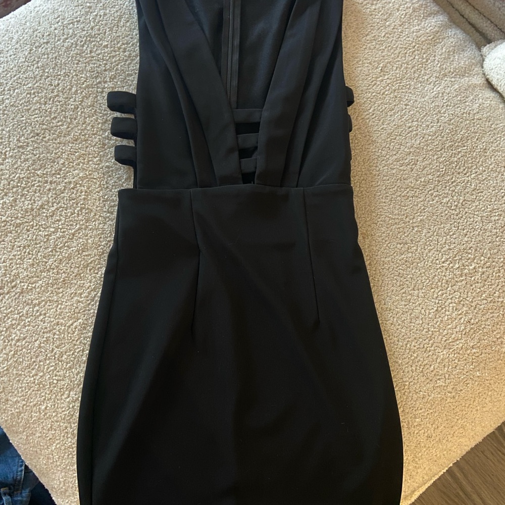 Elegant Black Sleeveless Dress